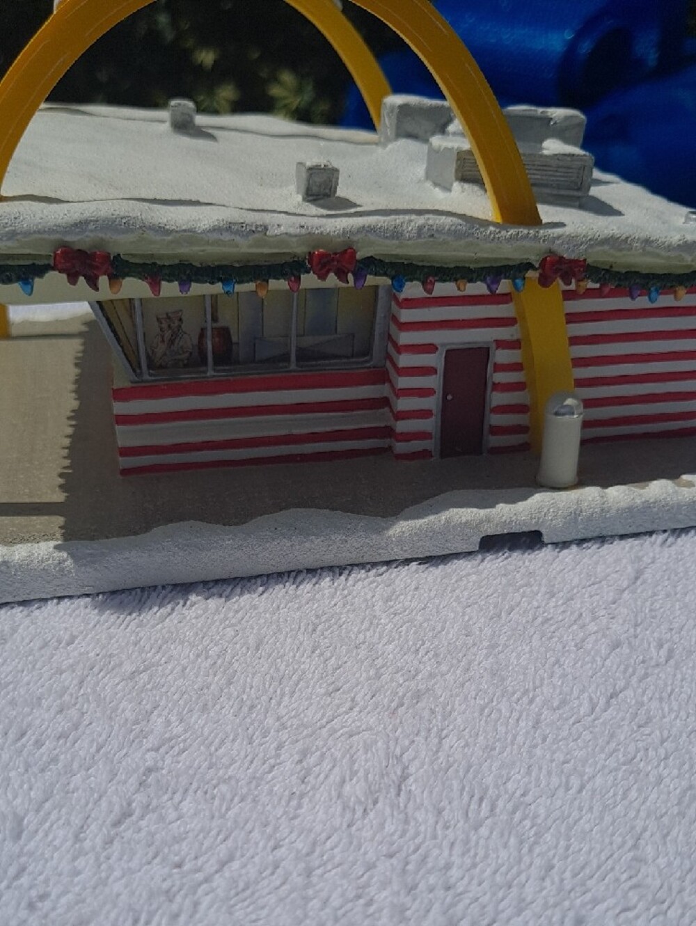 McDonald's Golden Arches Lighted Ceramic Sculpture. Holiday! - Picture 7 of 11